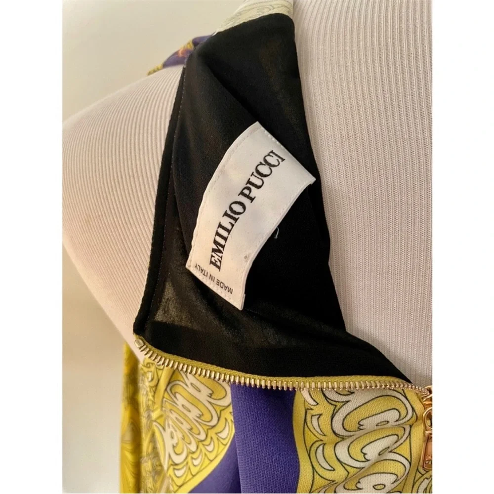 VTG EMILIO PUCCI Geometric Top
Size US 12 ITALY - Picture 5 of 15